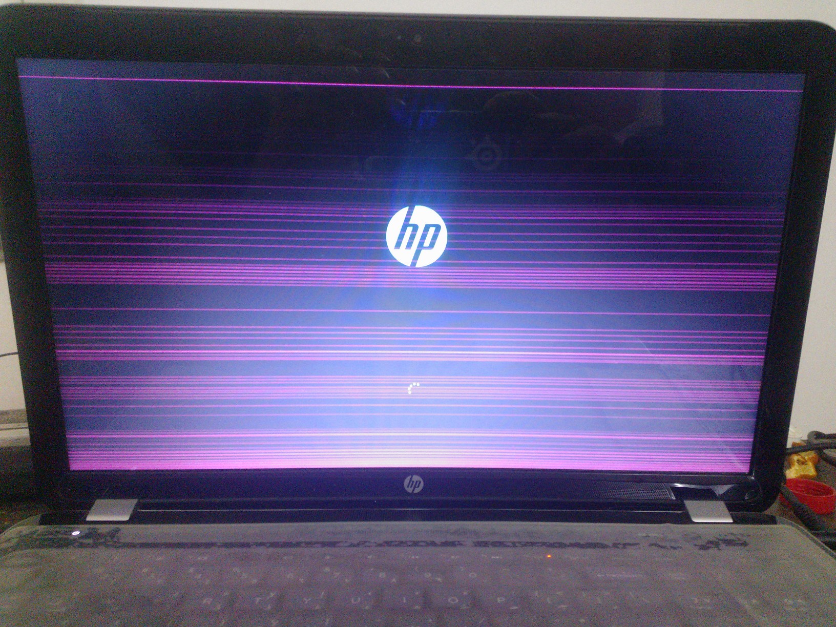 hp laptop screen blinking