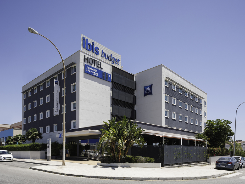 hotels close to malaga airport