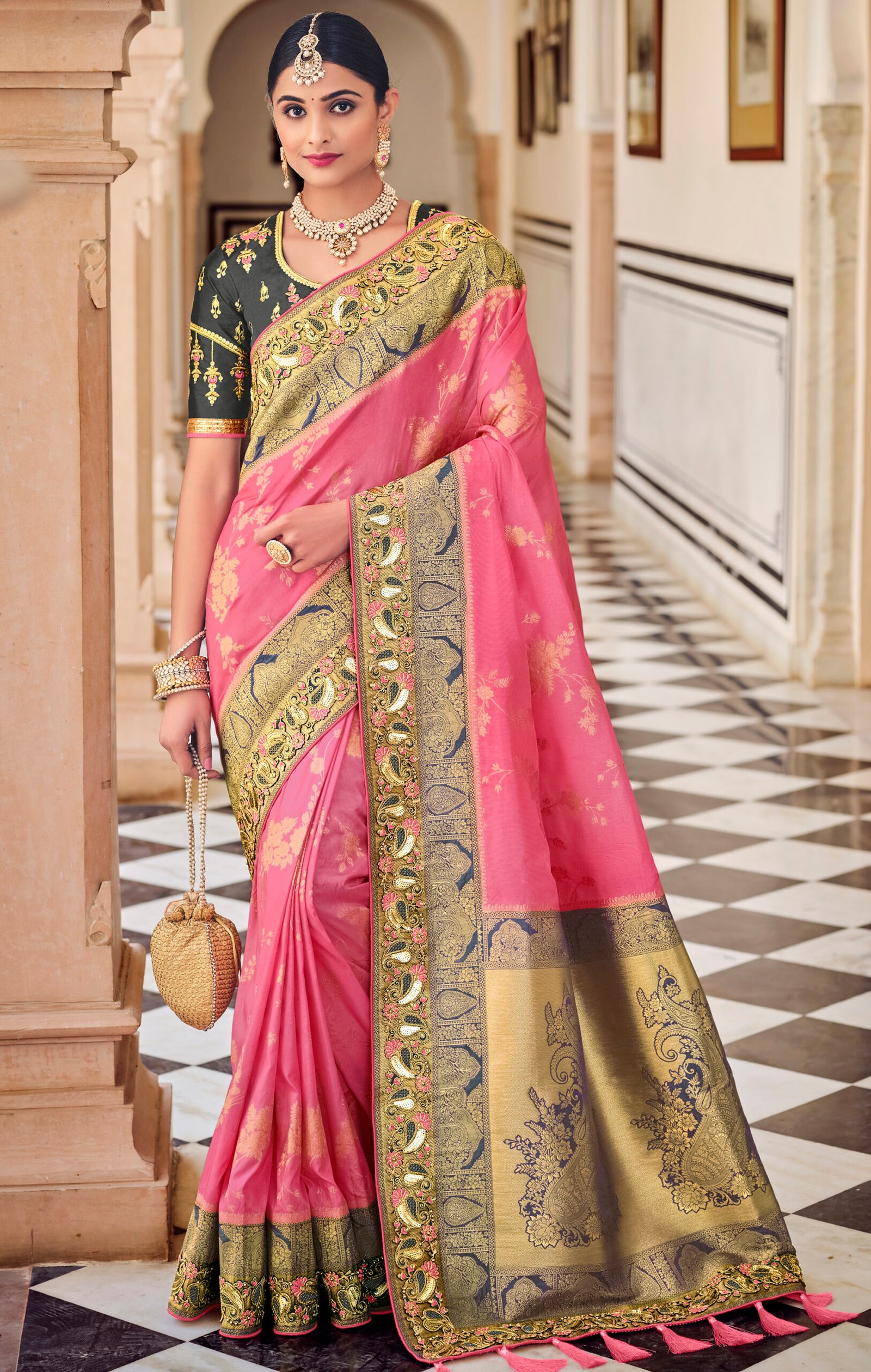 latest heavy saree design