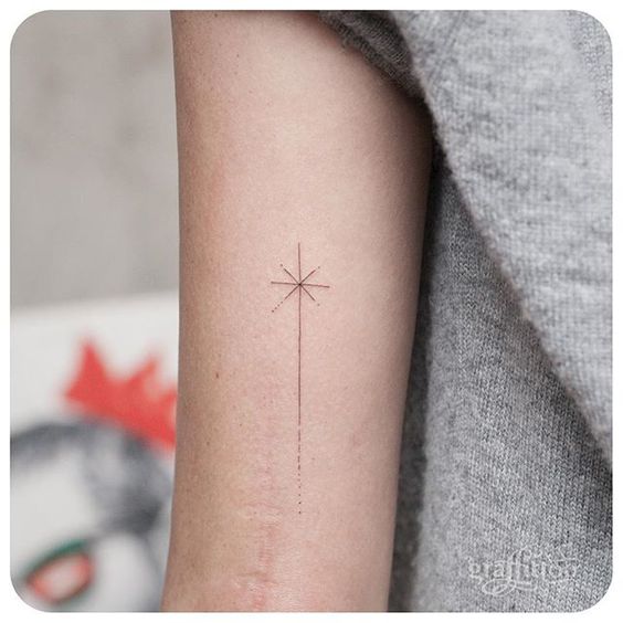 estrella tatuaje minimalista