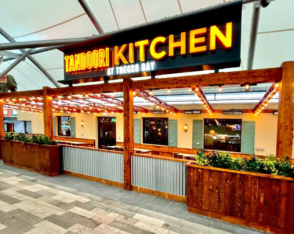 tandoori kitchen trecco bay