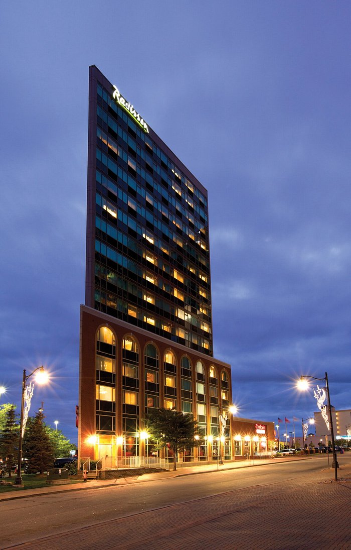 radisson niagara falls parking