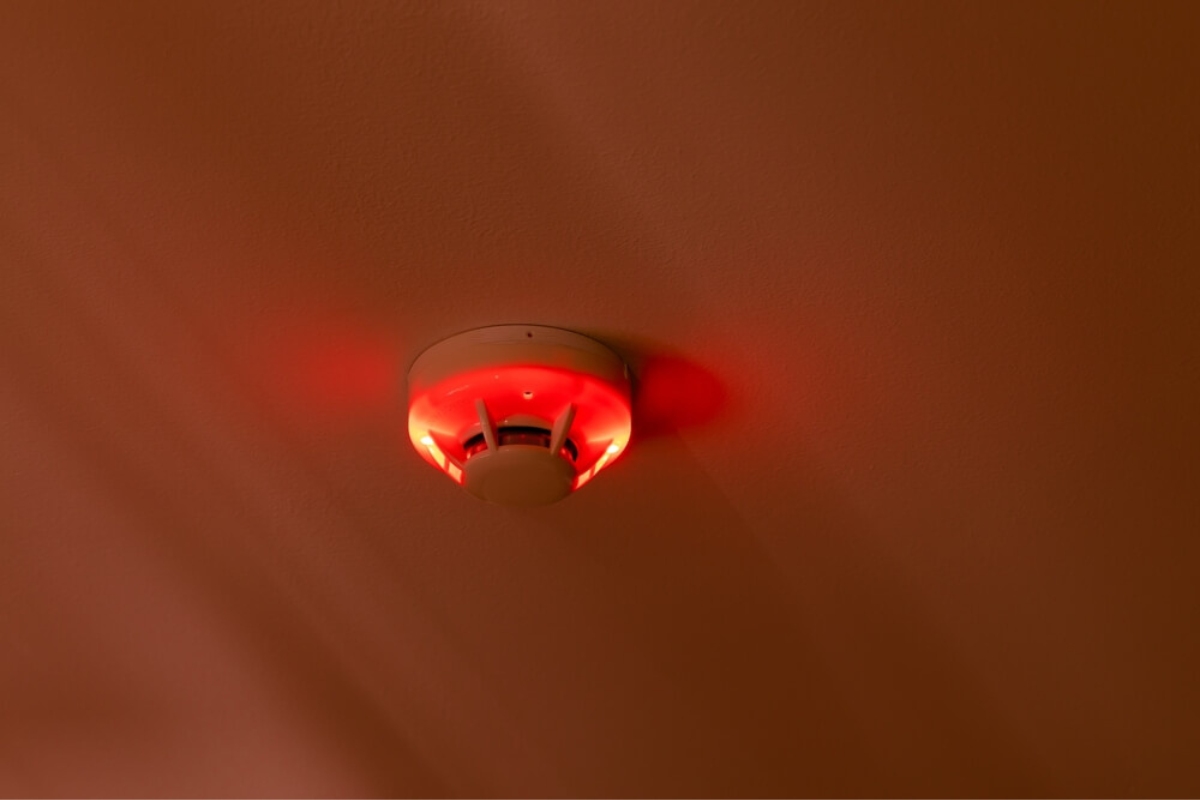 fire alarm blinking red light