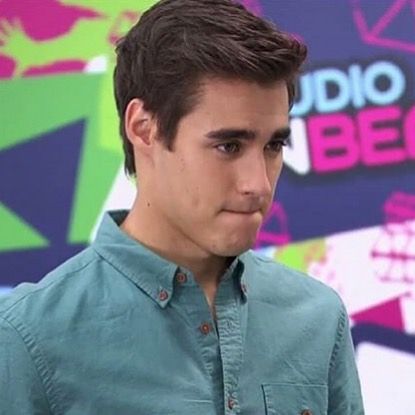 leon aus violetta