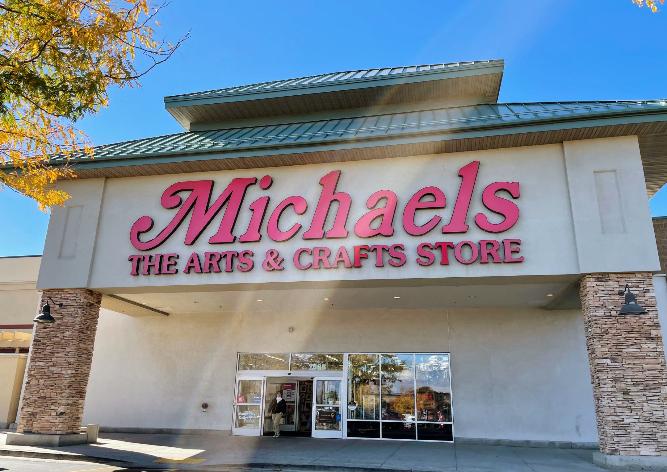 hours for michaels arts and crafts