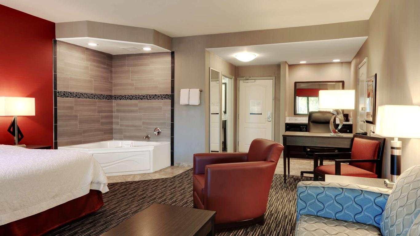 hampton inn and suite