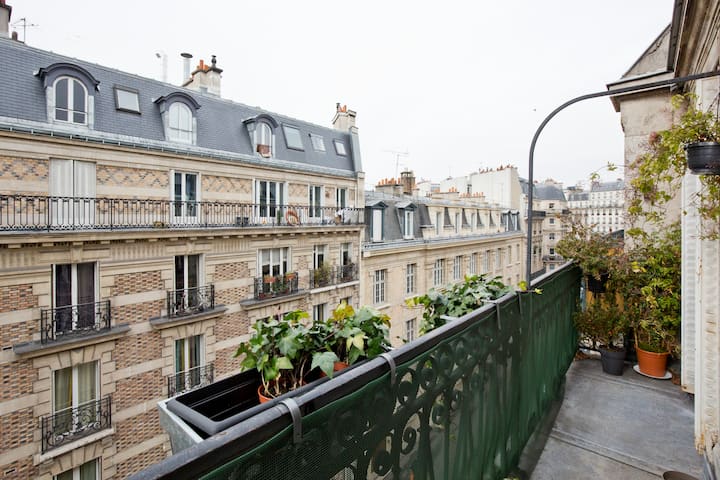 paris airbnb with balcony