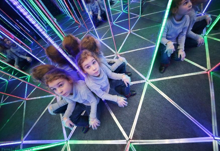 mirror maze berlin