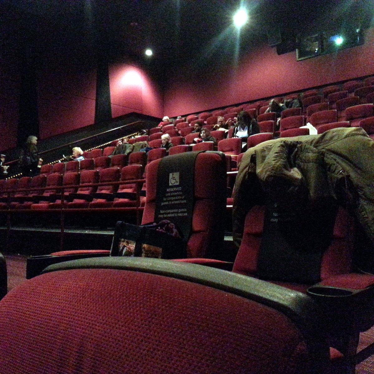 amc river east 21