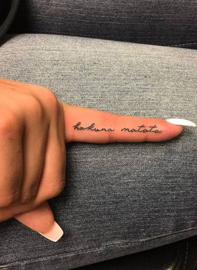 tatuajes en los dedos frases