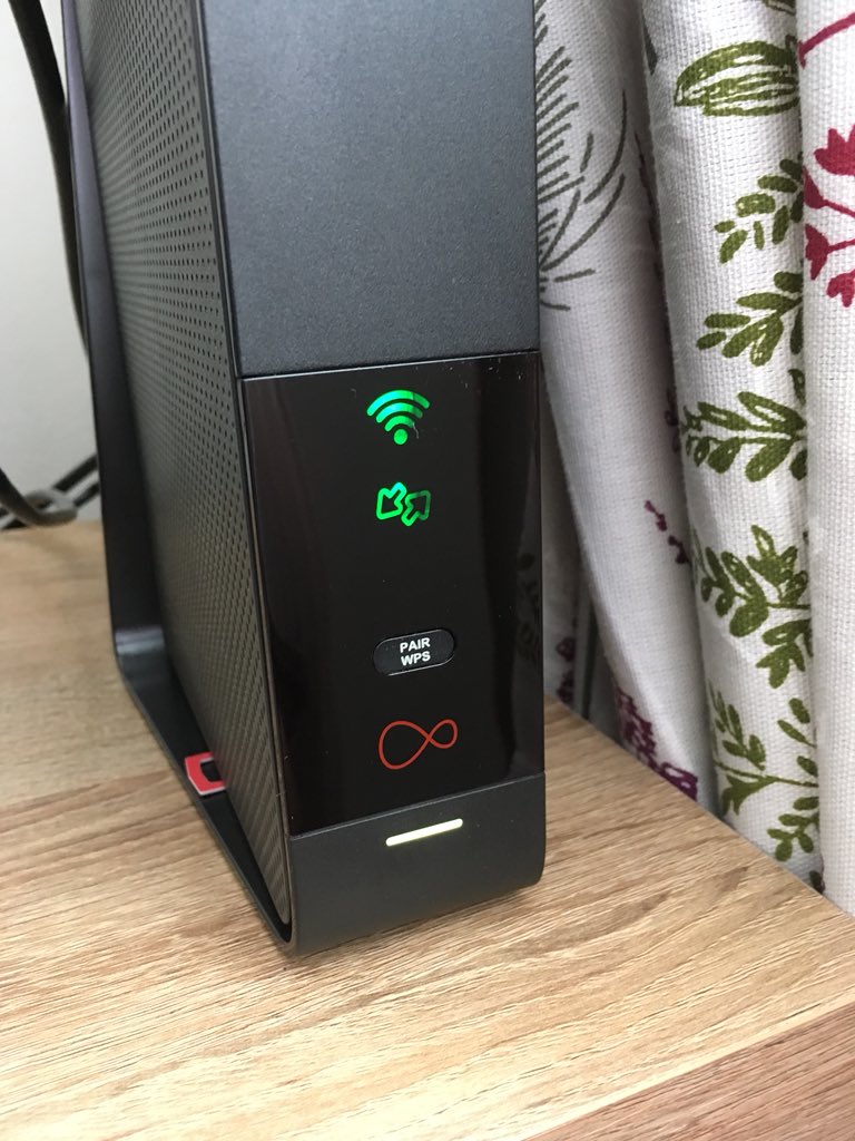 virgin router green light