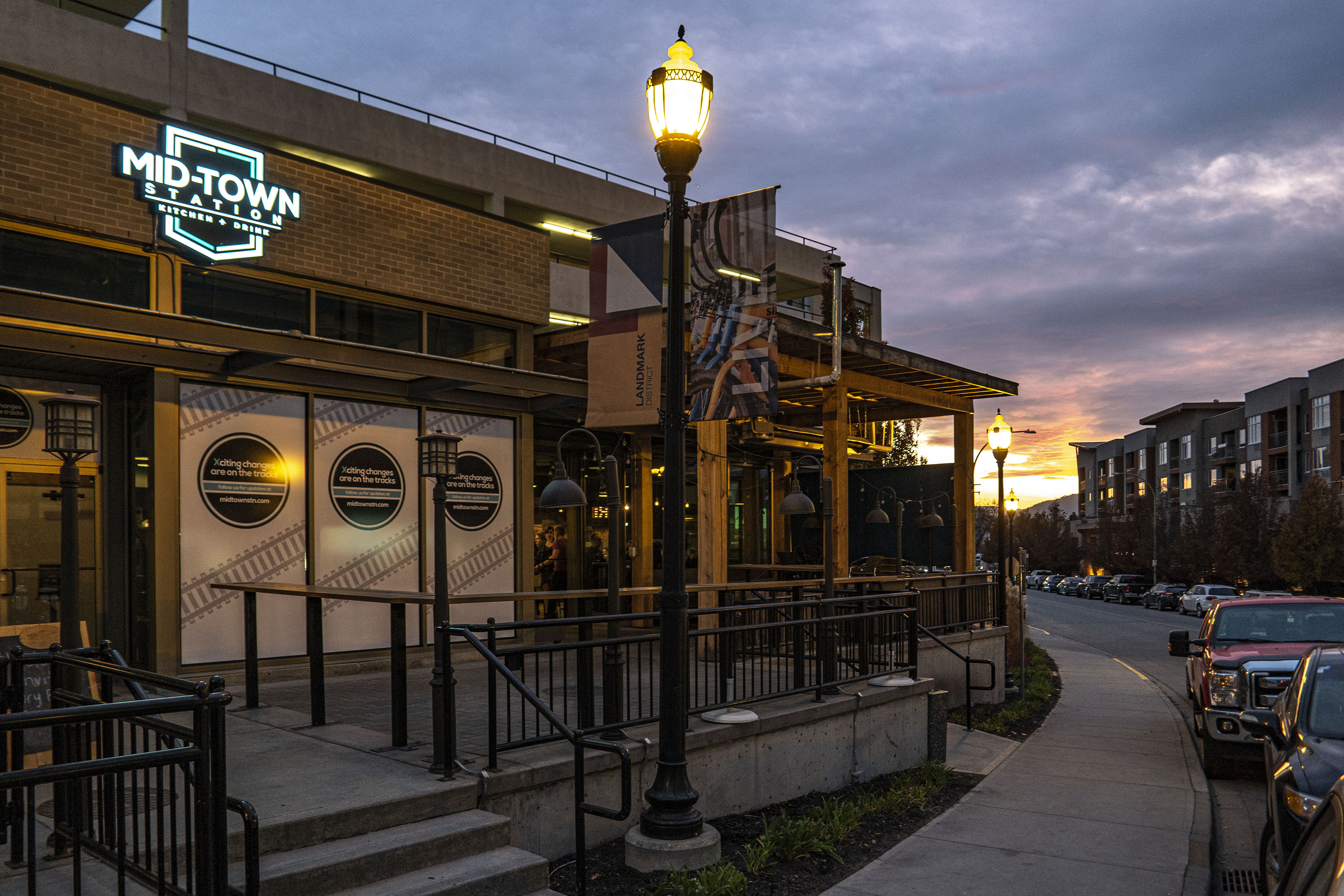 mid-town station kitchen + drink photos