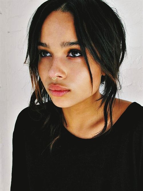 zoe kravitz septum piercing