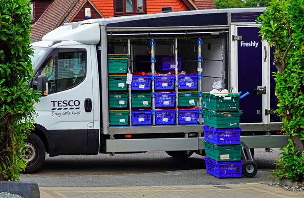 how much do tesco delivery drivers earn