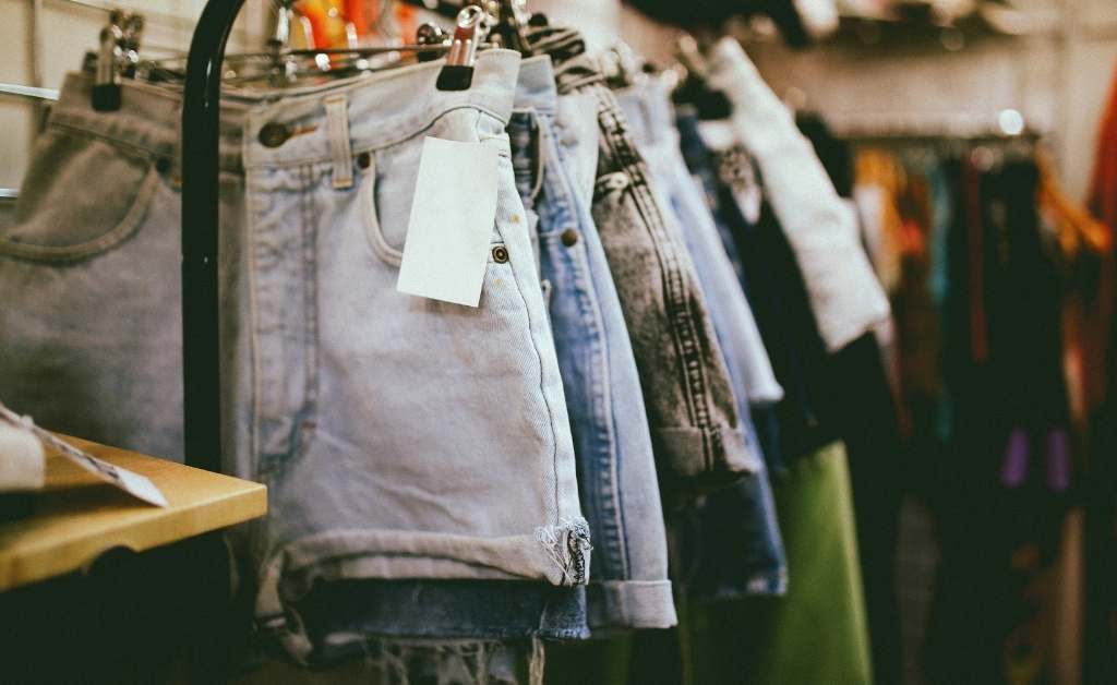 tienda de ropa cerca de mí abierta