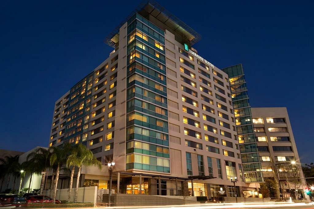 hotels in glendale california