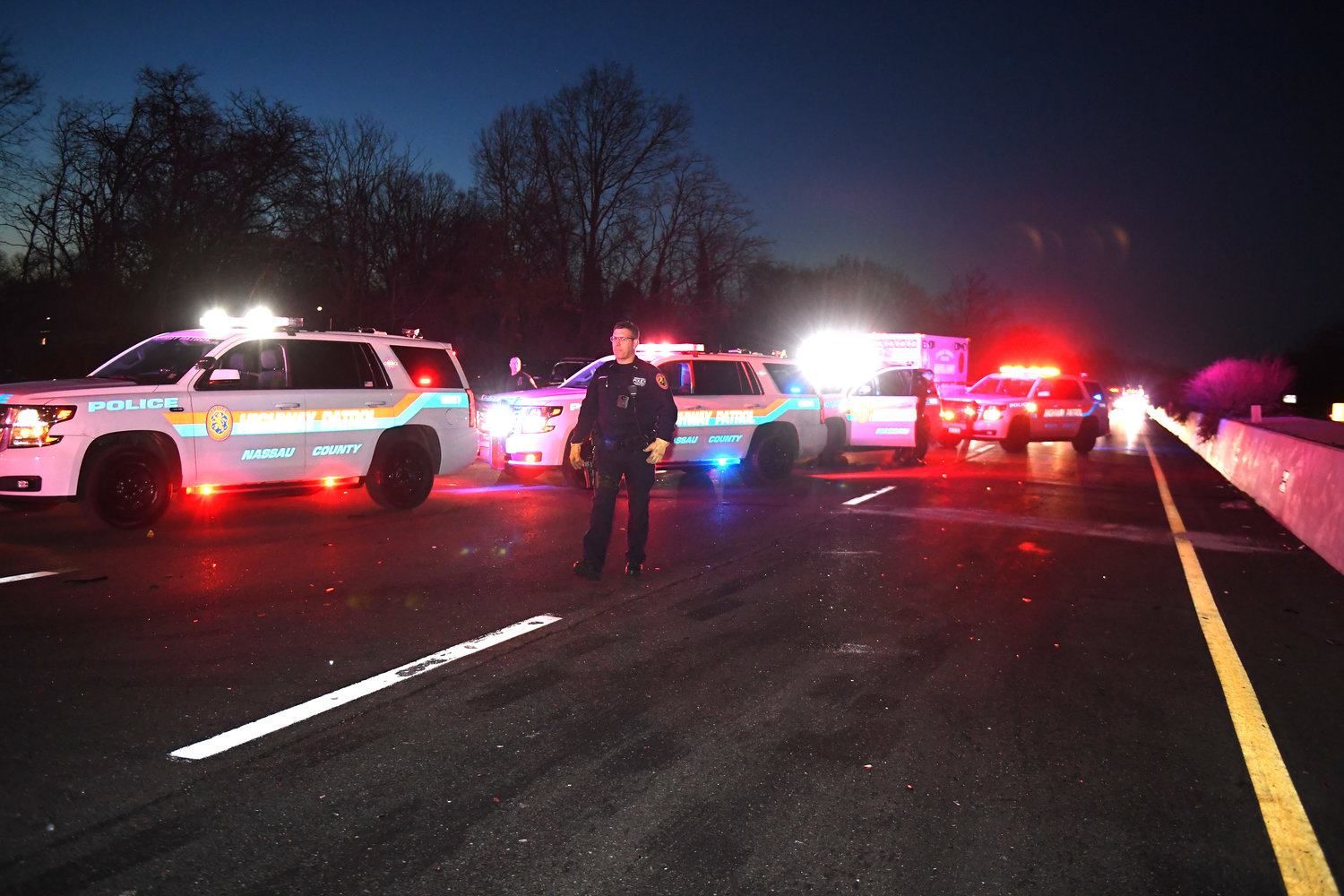 seaford oyster bay expressway closed