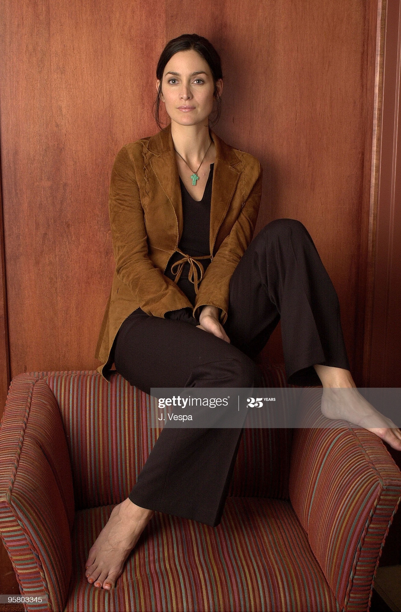 carrie anne moss feet