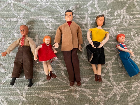 vintage dollhouse dolls