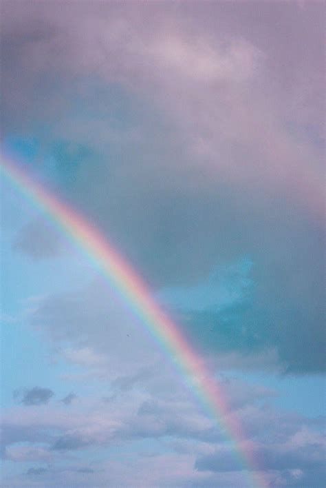 aesthetic rainbow background