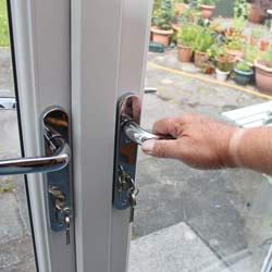 aluminium door repair near me