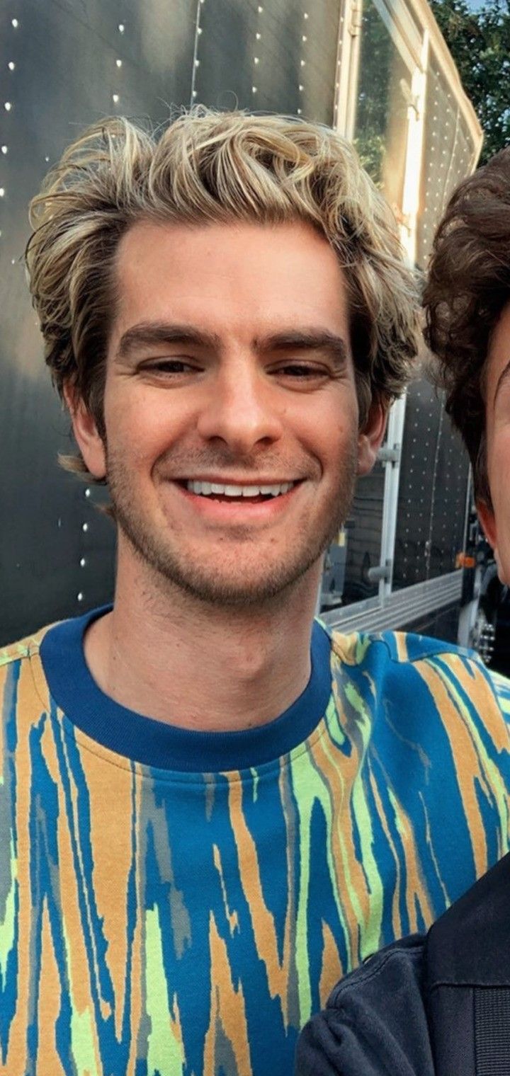 andrew garfield selfie