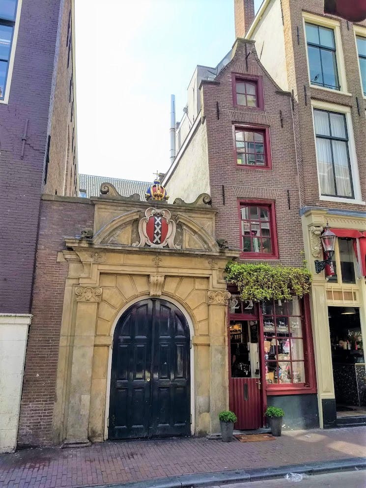 smallest house in amsterdam photos