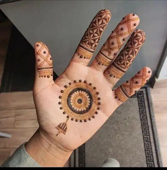 mehandi design in circle