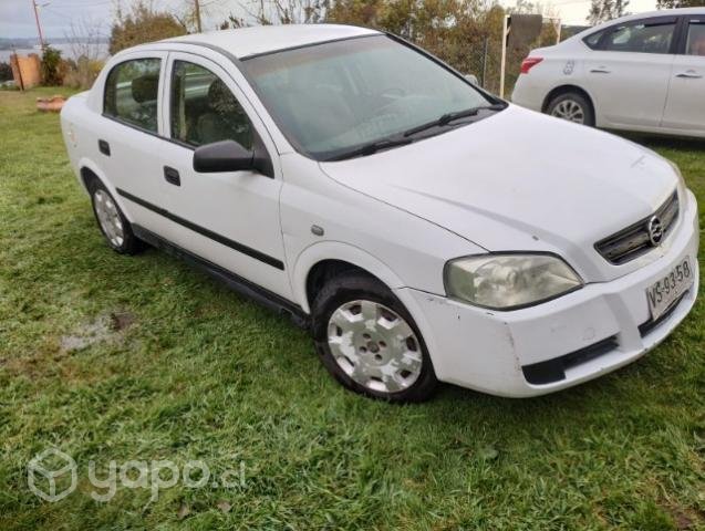 astra 2003 precio