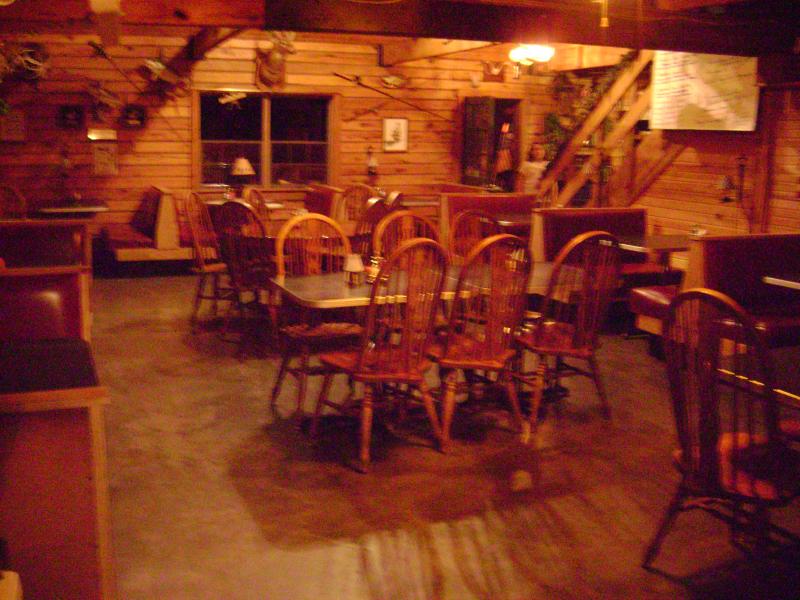 rustic oak cabin restaurant perry mo