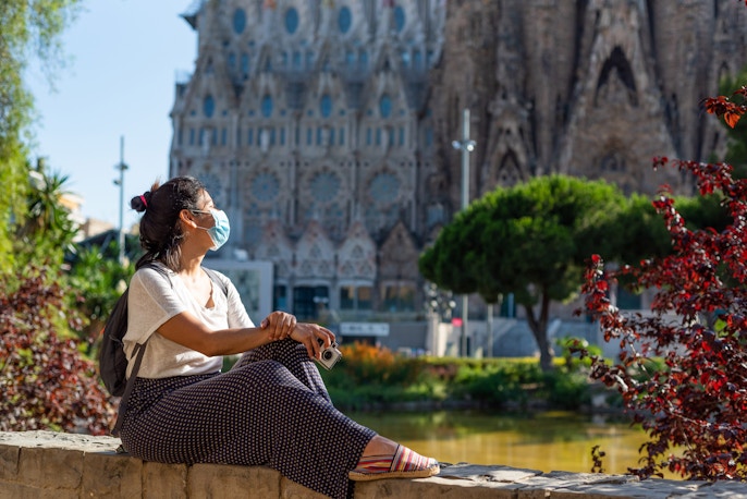 can i wear shorts to sagrada familia