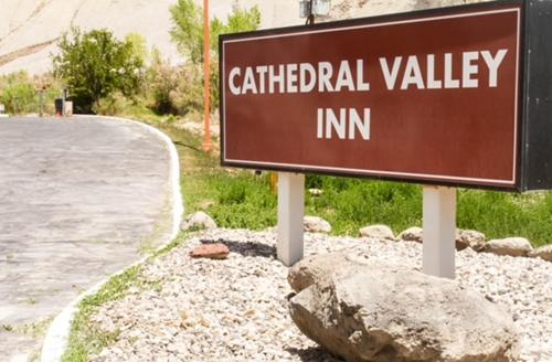 cathedral valley inn