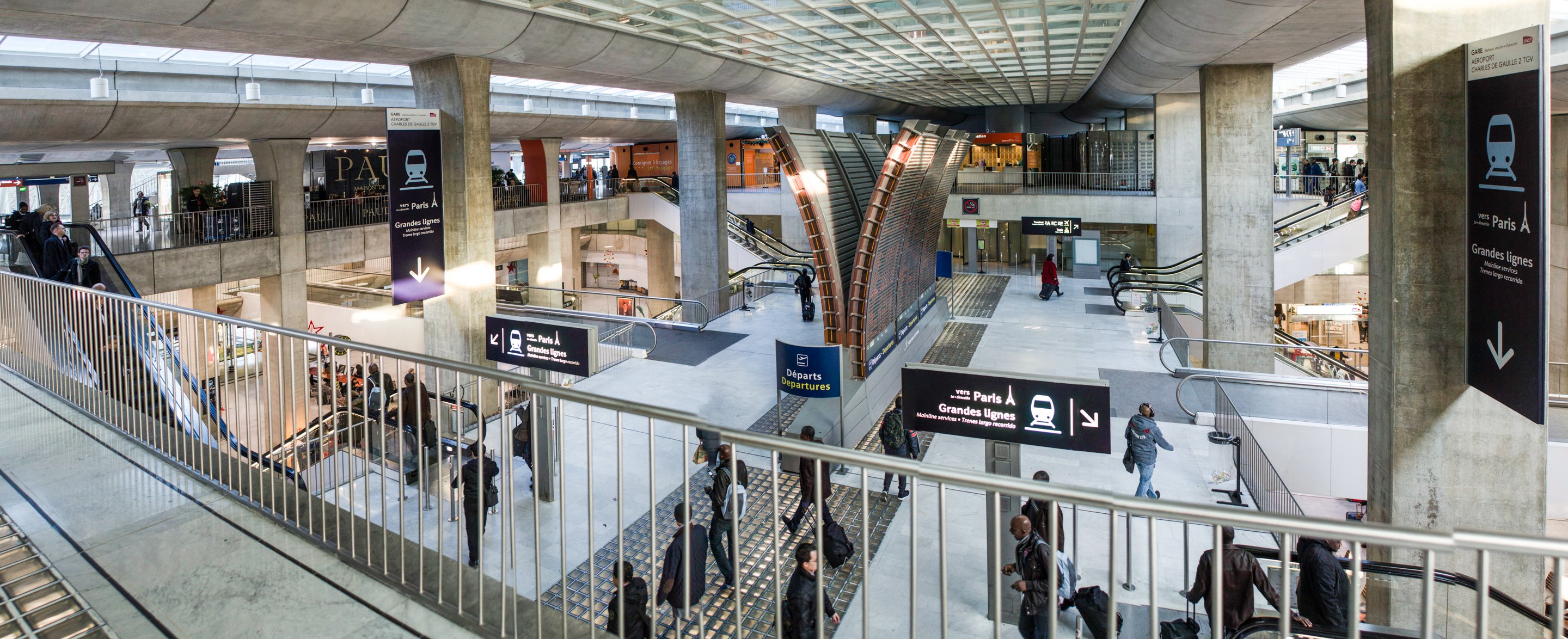 charles de gaulle train station to paris