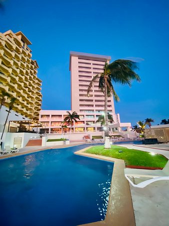 hotels in mazatlan golden zone