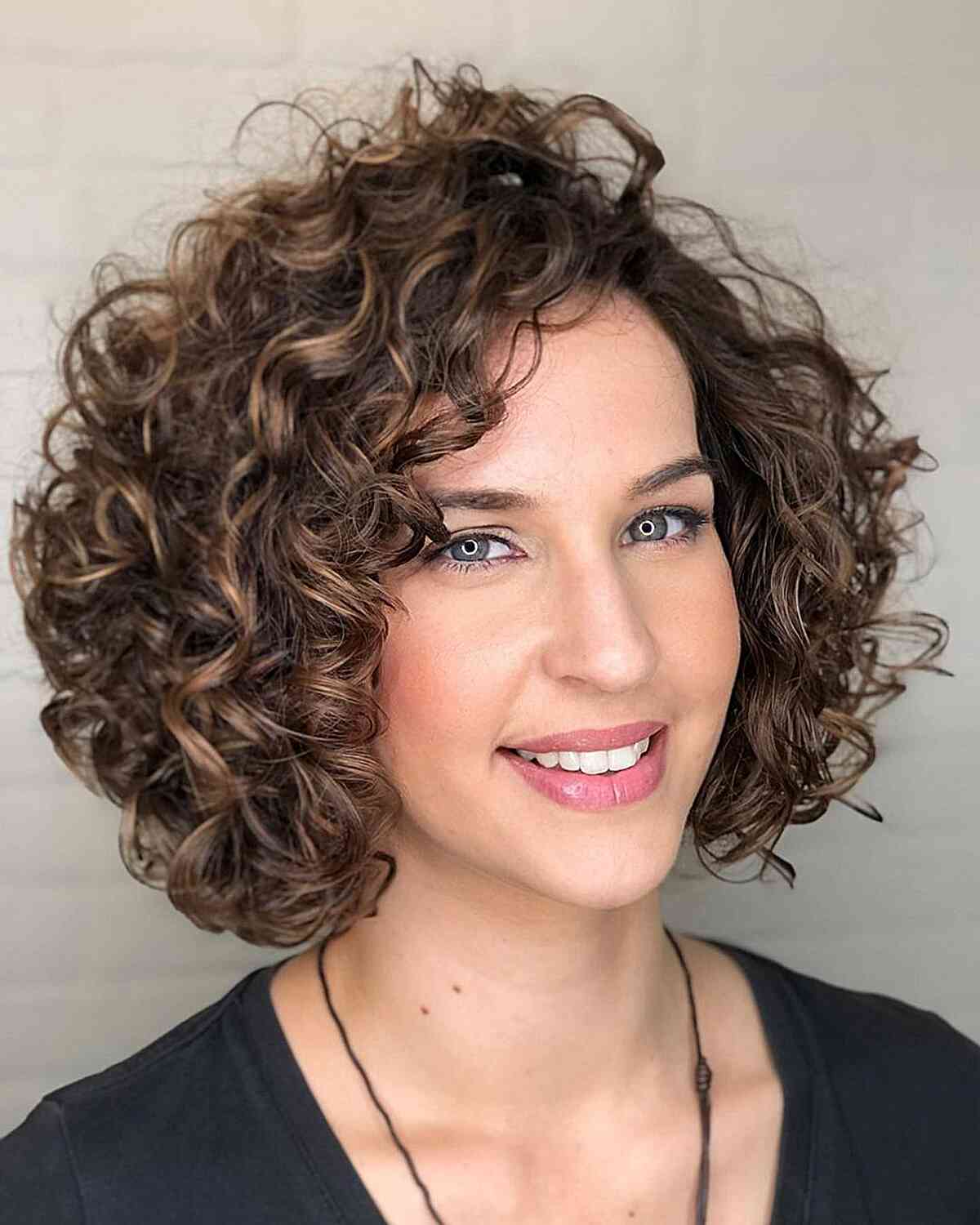 ladies short curly haircuts