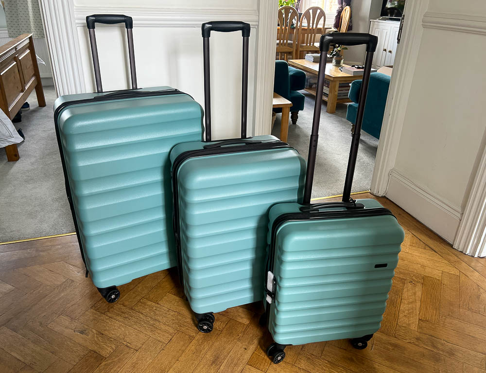 atlas suitcase review