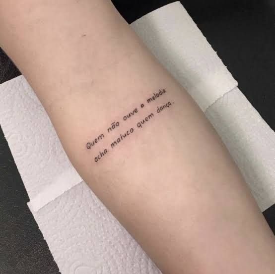 frases em tatuagem