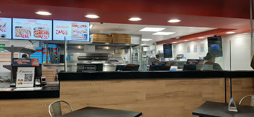 dominos plaza los robles