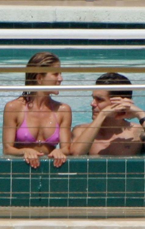 jennifer aniston nipple bikini