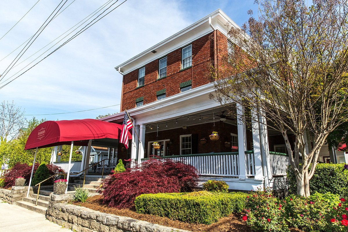 pet friendly hotel hendersonville nc