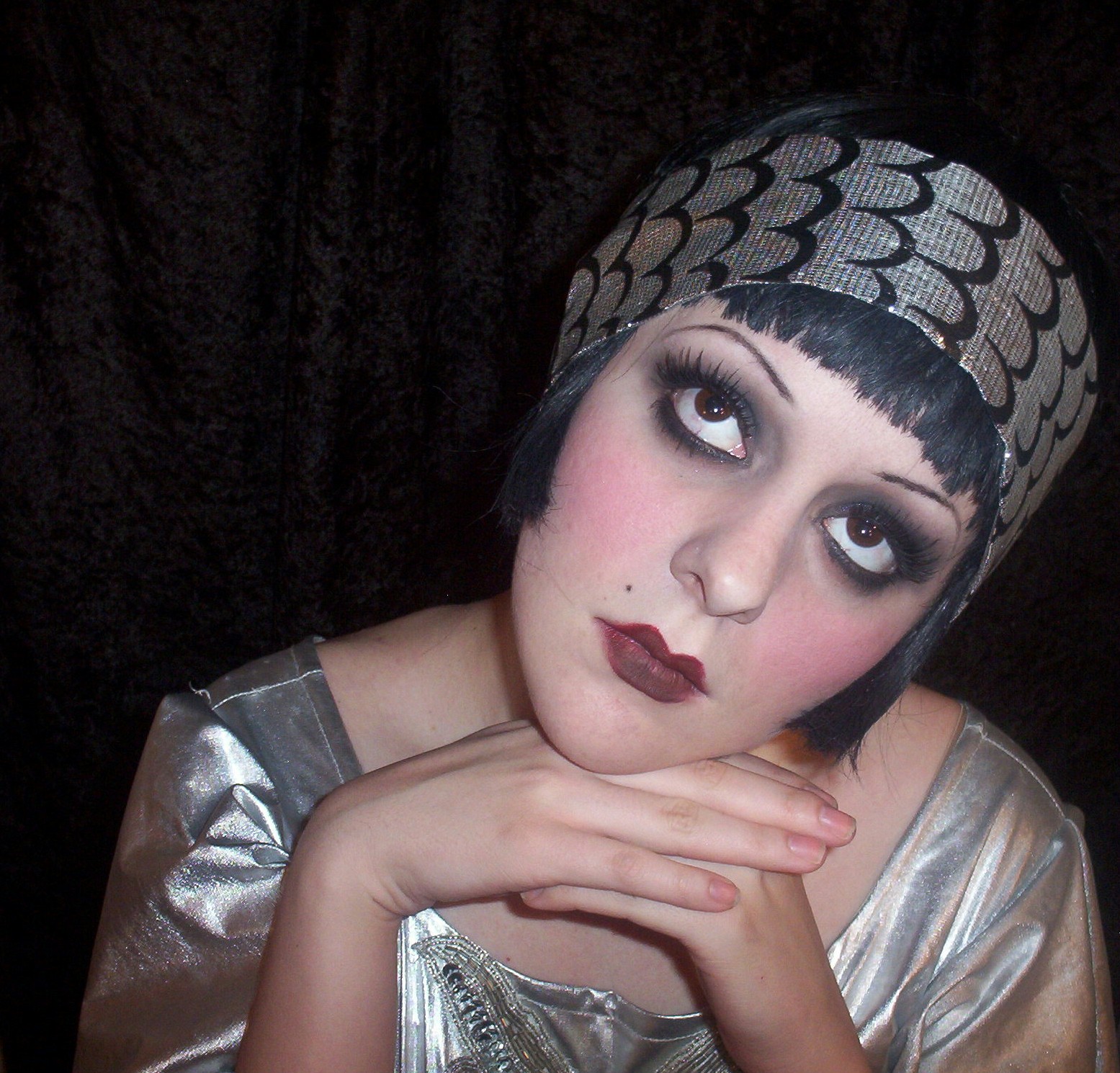 1920s flapper makeup