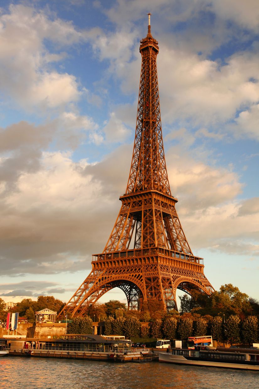 eiffel tower wallpaper