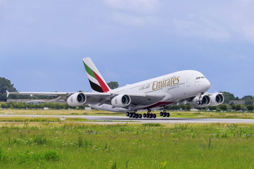 emirates flights toronto today