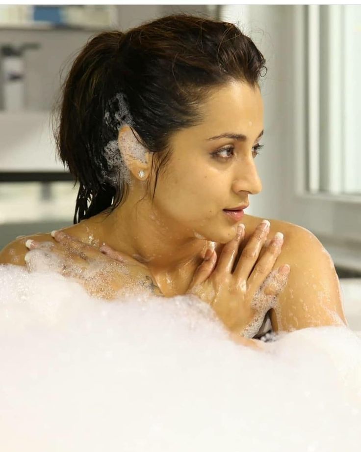 trisha hot bath