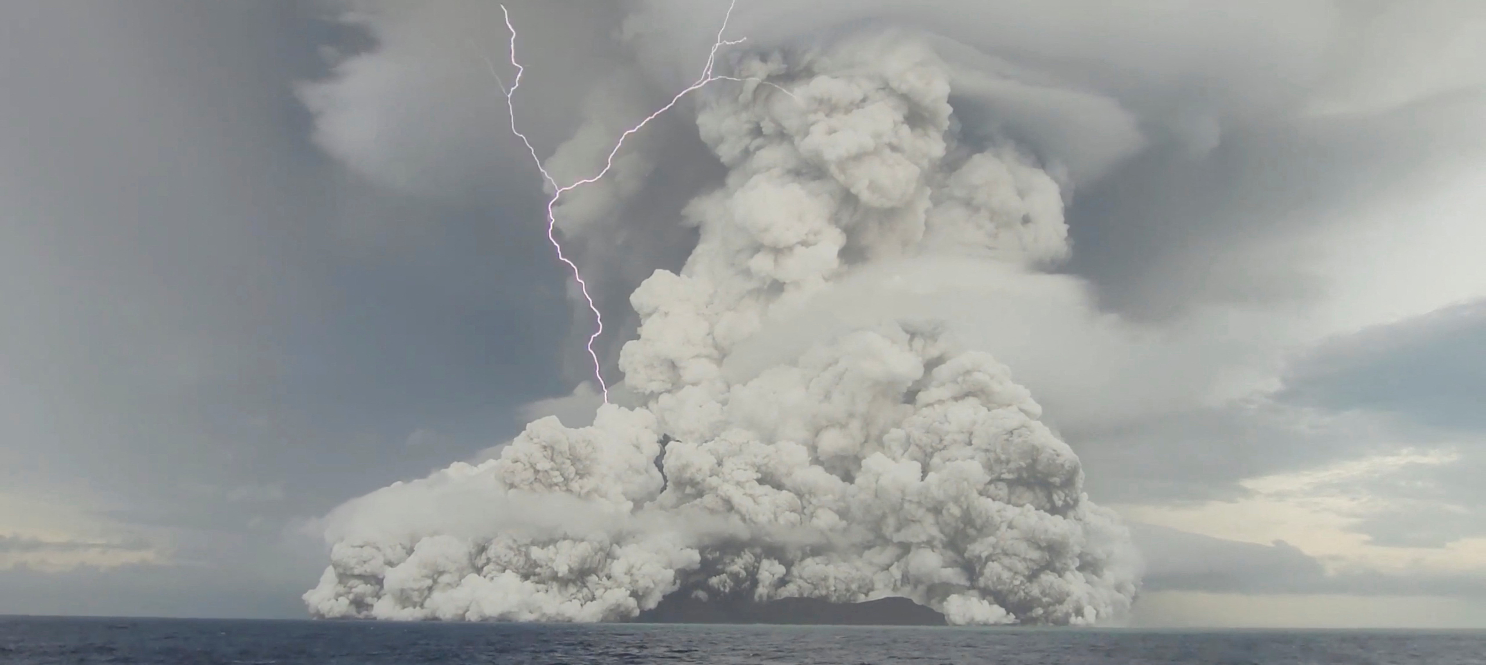 new zealand volcano eruption 2022