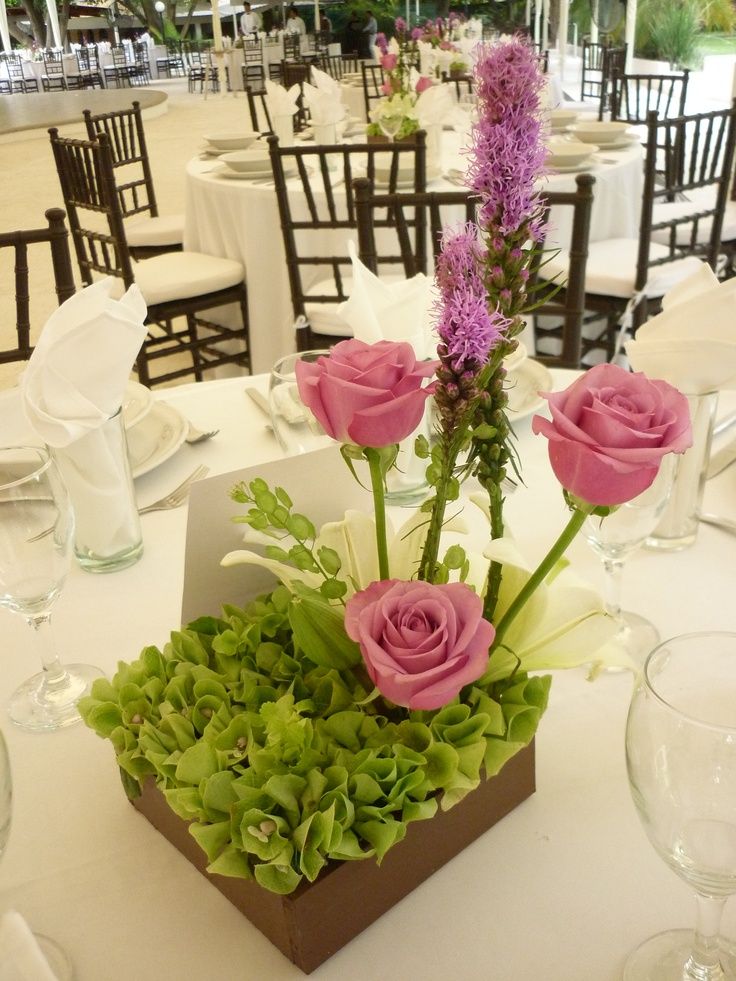 arreglos de mesa para 15 años de flores naturales