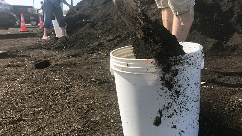 free compost winnipeg 2023