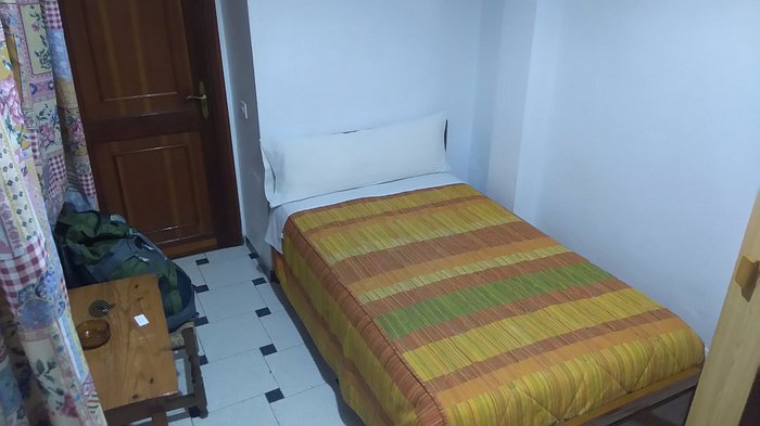 hostal la plata algeciras