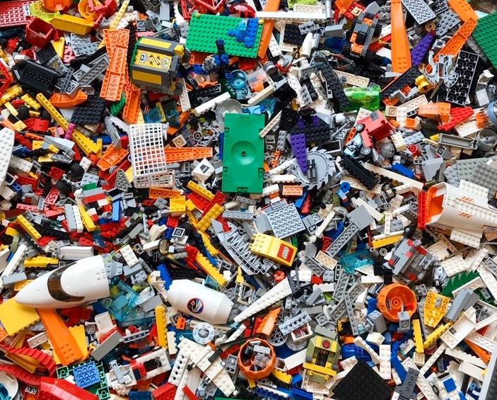 how many lego pieces in a pound