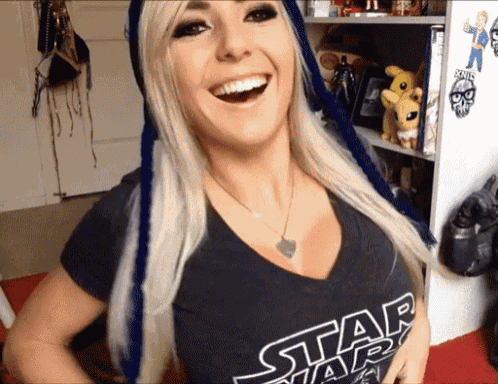 jessica nigri boobs